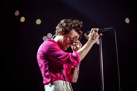  El Concierto de Harry Styles: ¡Un Viaje Musical por la Nostalgia y la Innovación!